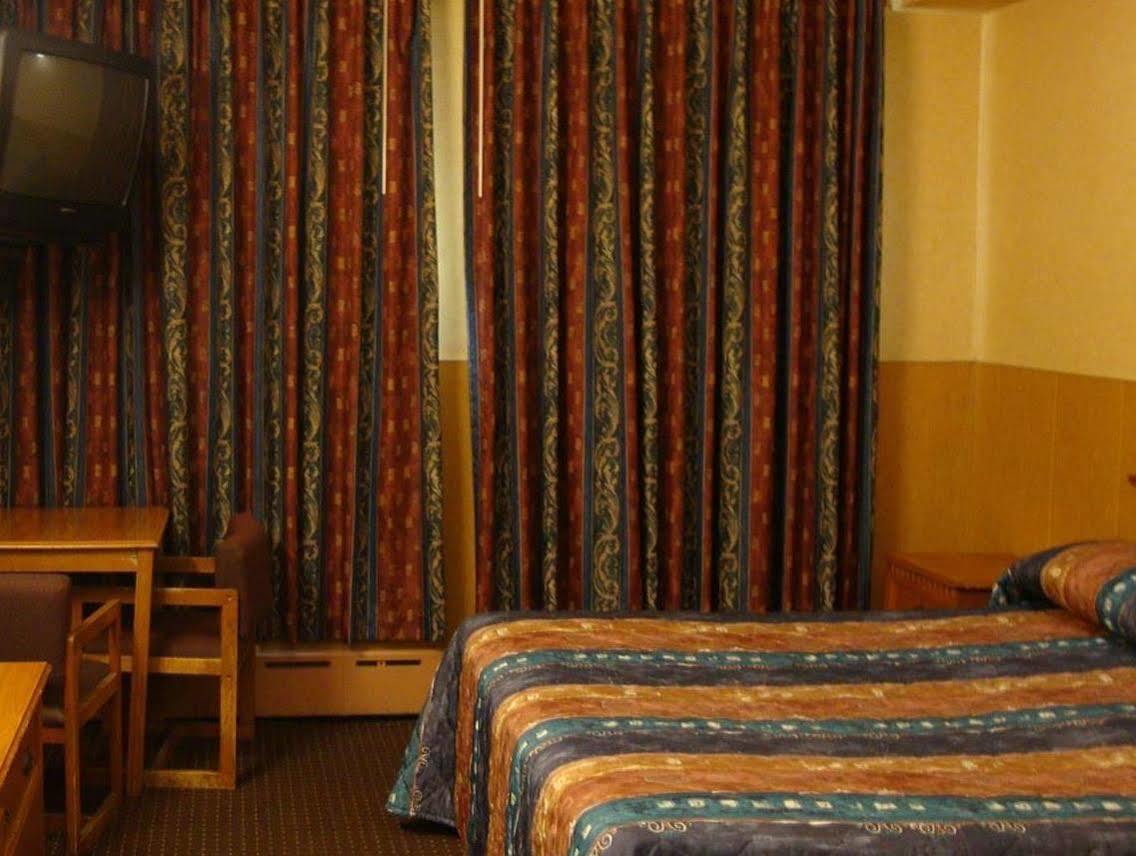 Riviera Motor Inn Brooklyn Nowy Jork Zewnętrze zdjęcie